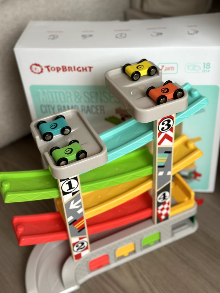 Автотрек з гаражами від TOPBRIGHT