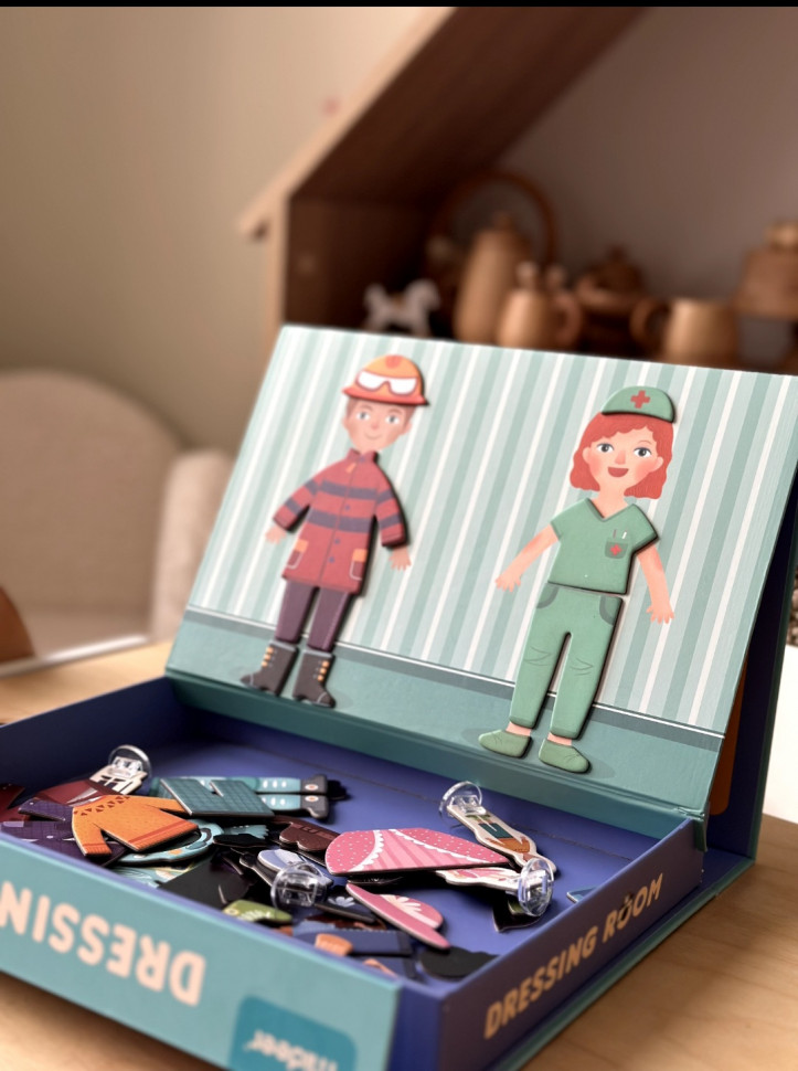 Магнітна книга гардероб/професії від mideer , md1039